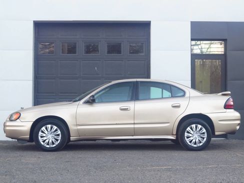 Used 2003 Pontiac Grand Am SE image 2