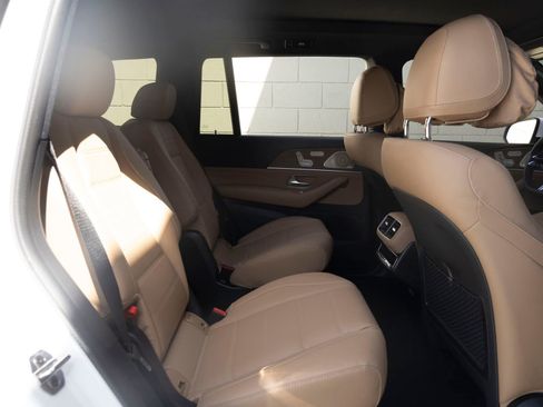 New 2026 Mercedes-Benz GLS 580 4MATIC image 24