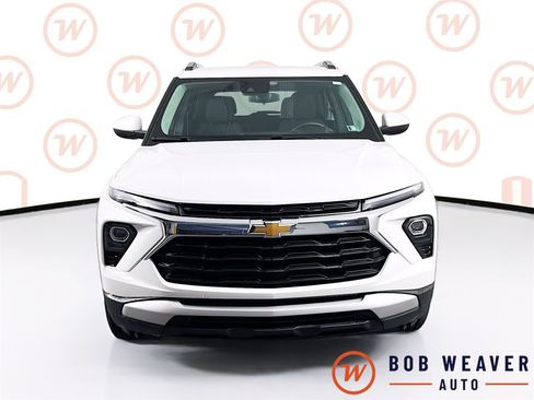Used 2024 Chevrolet TrailBlazer LT w/ LT Cold Weather Package AWD/4WD image 2