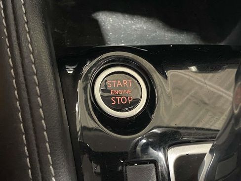 Used 2019 Nissan Kicks SV FWD image 25