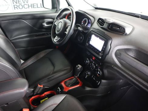 Used 2015 Jeep Renegade Trailhawk w/ Premium Leather Group AWD/4WD image 26
