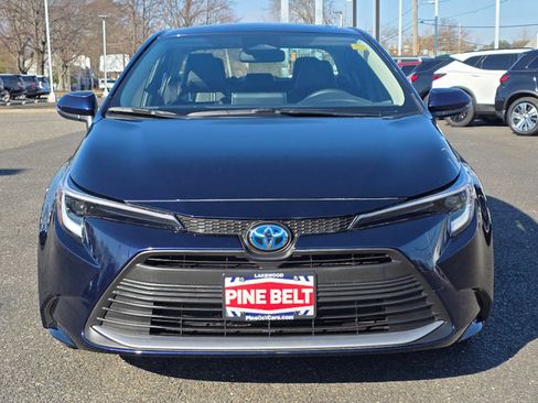 Used 2024 Toyota Corolla XLE image 10