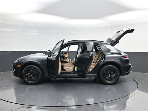 Used 2022 Porsche Macan image 63