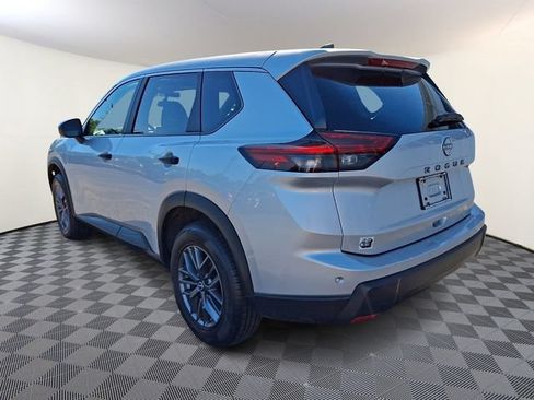 Used 2024 Nissan Rogue S FWD image 4