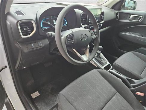 New 2026 Hyundai Venue SE image 3