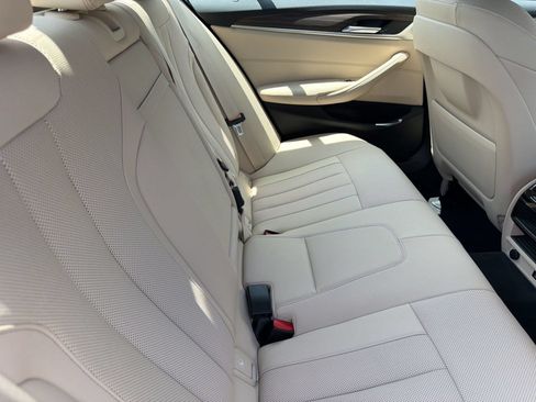 Used 2023 BMW 530i w/ Convenience Package RWD image 31