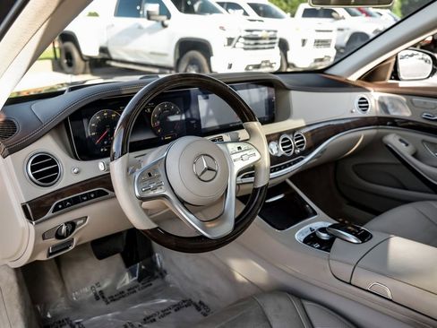 Used 2019 Mercedes-Benz S 560 Sedan image 12