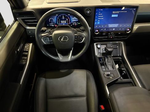 Used 2025 Lexus GX 550 w/ Accessory Package (2T) AWD/4WD image 23