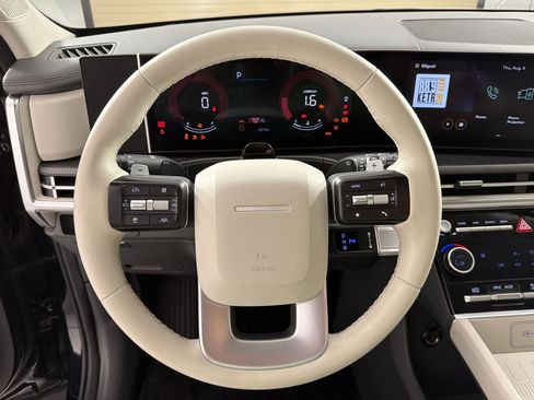 Used 2025 Hyundai Santa Fe SEL FWD image 11