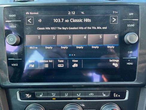 Used 2019 Volkswagen e-Golf SE w/ Driver Assistance Package image 16