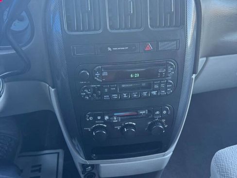Used 2005 Dodge Grand Caravan SXT w/ Trailer Tow Prep Group image 20