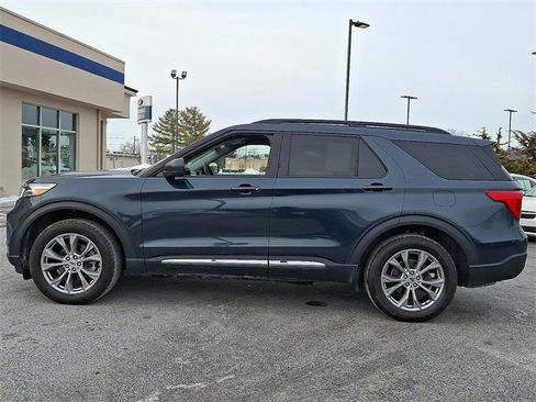 Certified 2022 Ford Explorer XLT w/ Equipment Group 202A image 7