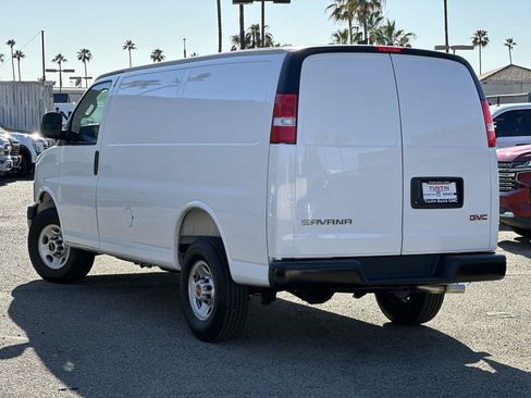 New 2026 GMC Savana 2500 w/ Driver Convenience Package RWD image 5