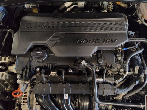 Used 2024 Hyundai Elantra SEL FWD image 30