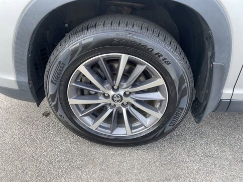 Used 2019 Toyota Highlander XLE image 9