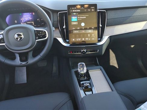 New 2026 Volvo XC90 B6 Plus image 12