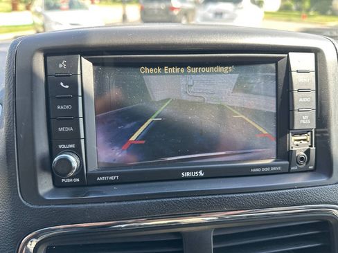 Used 2017 Dodge Grand Caravan SXT FWD image 21