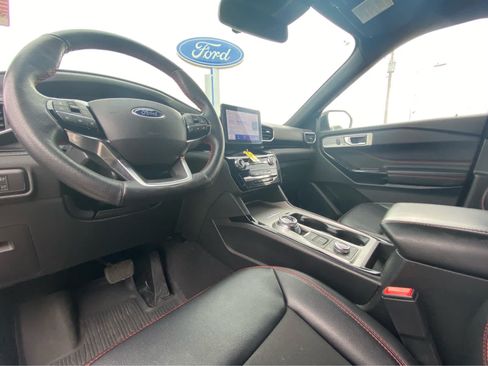 Used 2023 Ford Explorer ST-Line w/ Class IV Trailer Tow Package AWD/4WD image 21