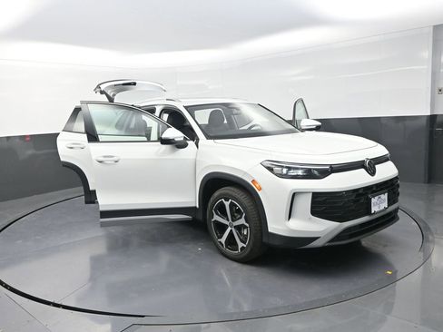 New 2026 Volkswagen Tiguan SE AWD/4WD image 29