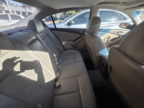 Used 2012 Nissan Altima 3.5 SR w/ Sport Pkg FWD image 8