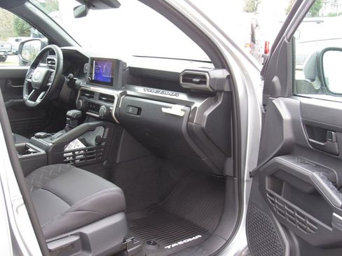 New 2026 Toyota Tacoma SR5 AWD/4WD image 20