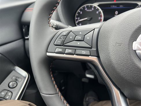 New 2025 Nissan Sentra SR w/ Midnight Edition image 10