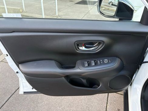 Used 2024 Honda HR-V Sport image 11