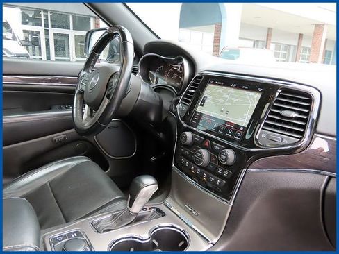 Certified 2021 Jeep Grand Cherokee Overland image 8