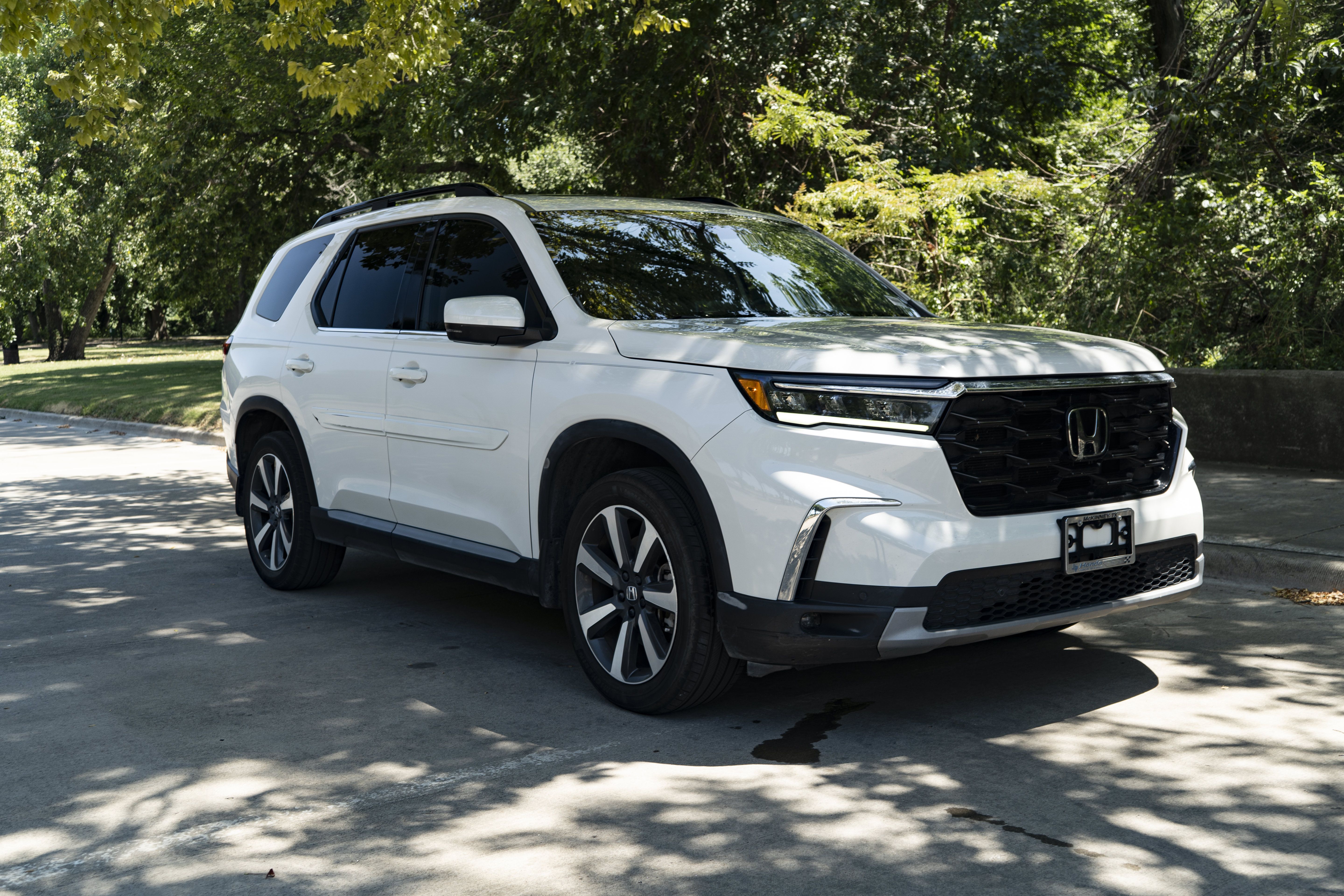 Certified 2023 Honda Pilot Touring image 2