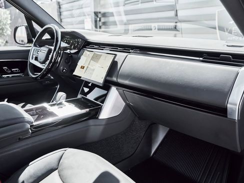 Used 2024 Land Rover Range Rover SE image 35