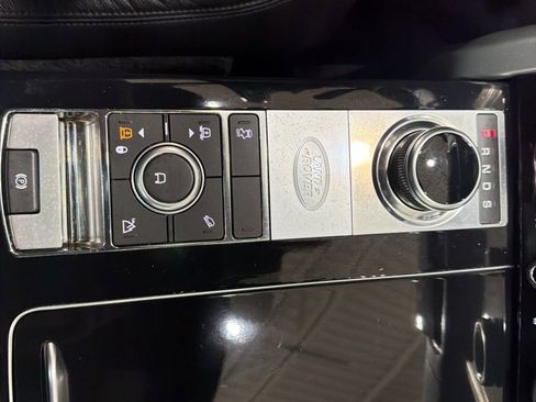 Used 2019 Land Rover Range Rover image 24