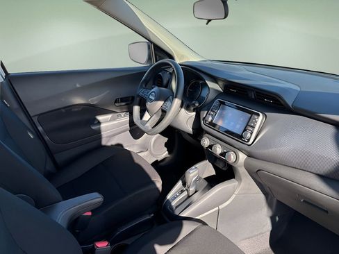 Certified 2025 Nissan Kicks Play S image 12