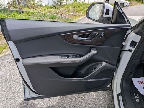 Certified 2023 Audi Q8 Premium Plus AWD/4WD image 7