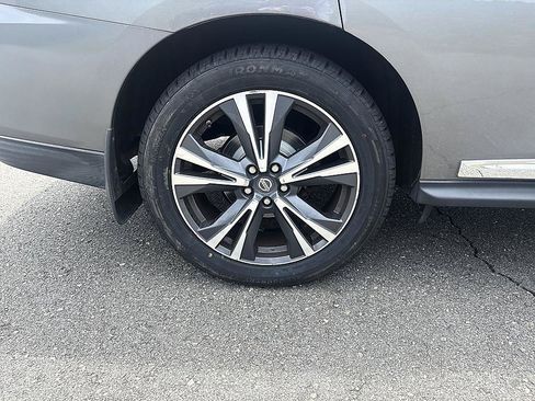 Used 2017 Nissan Pathfinder Platinum AWD/4WD image 12