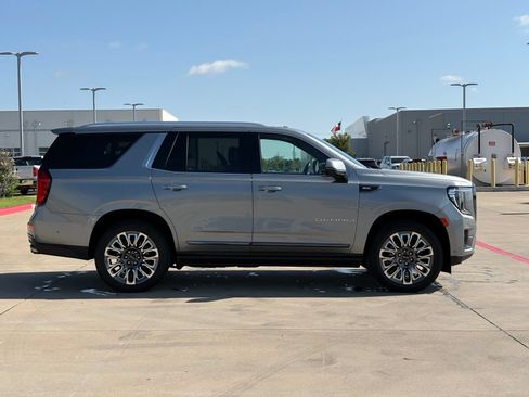 Used 2024 GMC Yukon Denali Ultimate AWD/4WD image 8