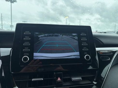 Used 2024 Toyota Camry SE FWD image 5