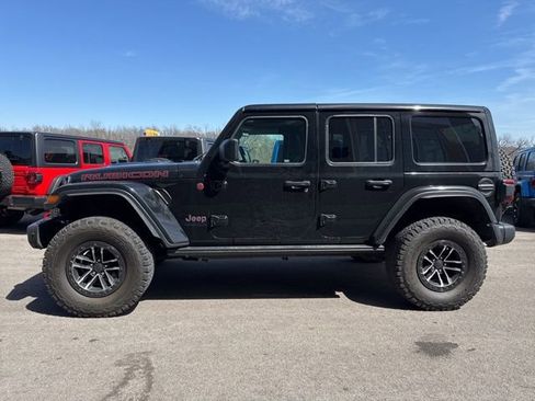 Used 2024 Jeep Wrangler Unlimited Rubicon AWD/4WD image 6