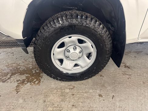 Certified 2023 Toyota Tacoma SR AWD/4WD image 10