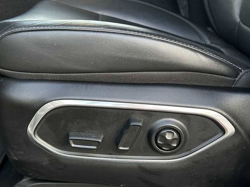 Used 2023 Jeep Wagoneer 4WD image 14