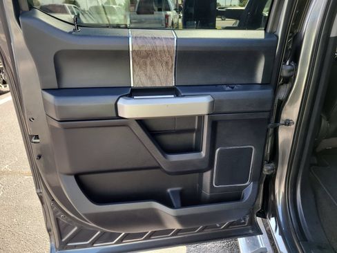 Used 2017 Ford F250 Lariat w/ Chrome Package AWD/4WD image 9