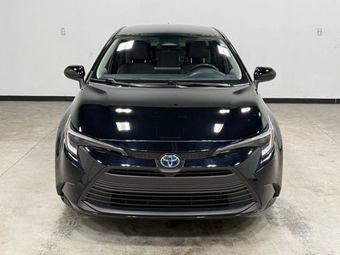 Used 2025 Toyota Corolla LE image 4