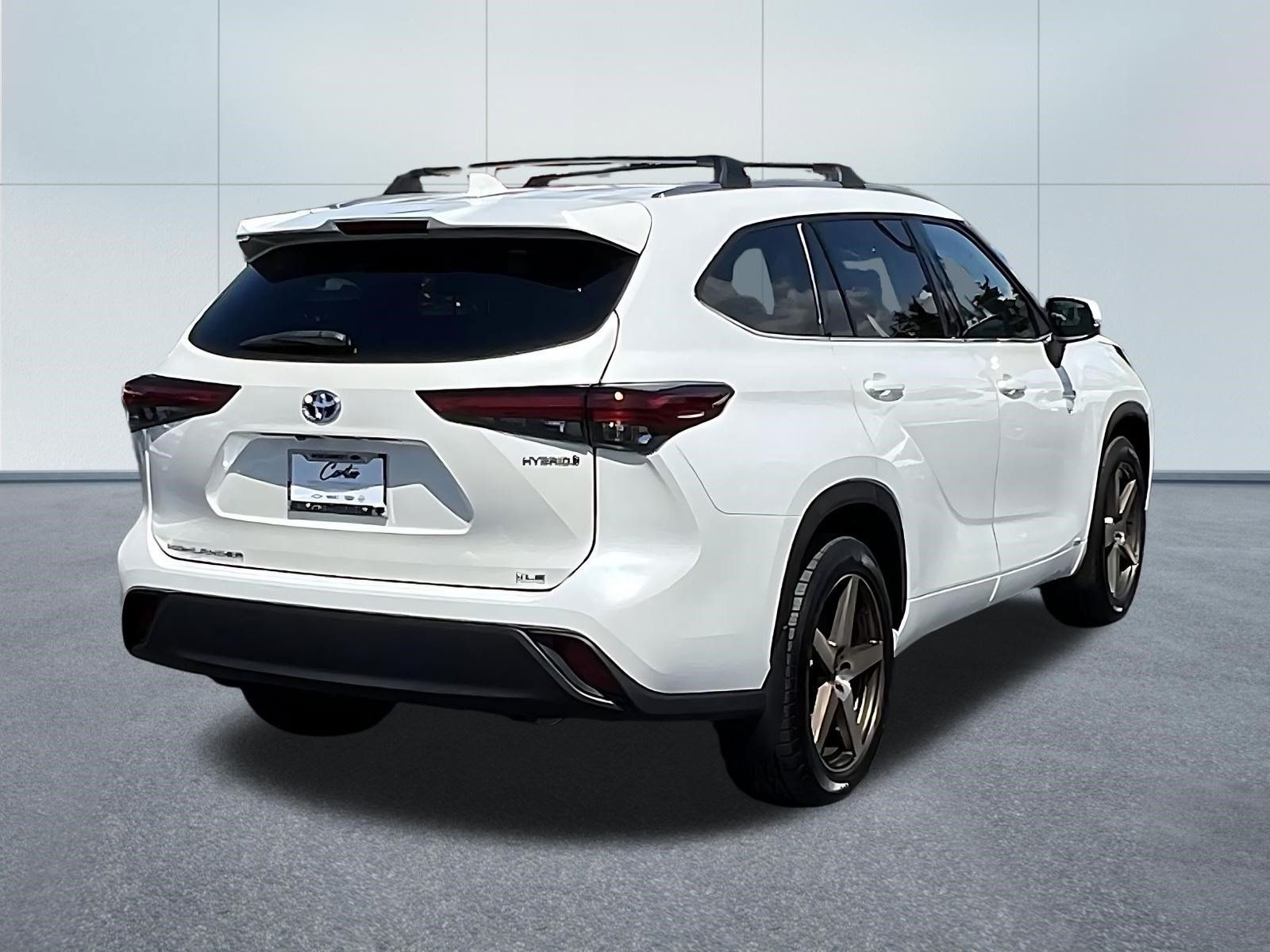Used 2021 Toyota Highlander XLE AWD/4WD image 6