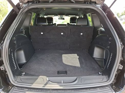 Used 2021 Jeep Grand Cherokee Laredo X image 25