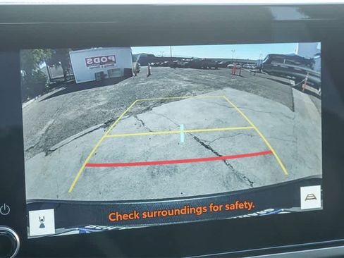 Used 2025 Toyota Camry SE image 21