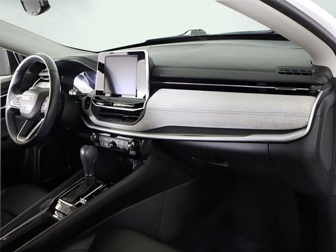 Used 2022 Jeep Compass Latitude w/ Convenience Group image 25