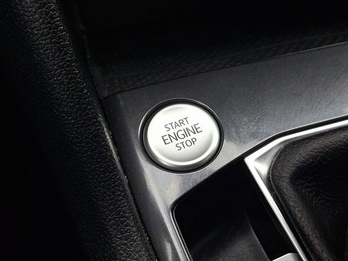 Certified 2022 Volkswagen Tiguan SE image 22