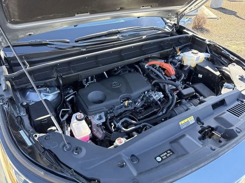 Used 2024 Toyota Highlander Platinum image 7