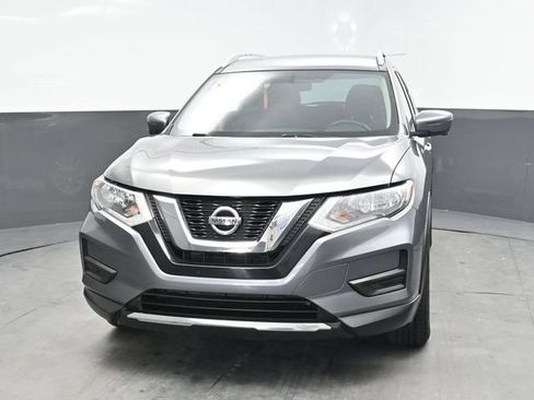 Used 2017 Nissan Rogue SV w/ SV Premium Package AWD/4WD image 2