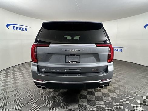 Used 2025 GMC Yukon XL Denali w/ Denali Reserve Package image 8