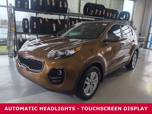 Used 2018 Kia Sportage LX image 2